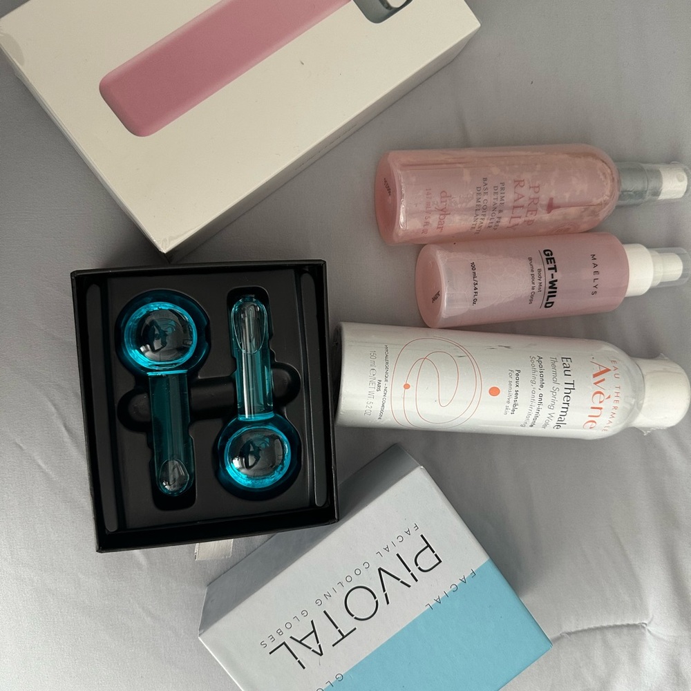 Blue Facial Cooling Globes and Skincare Set